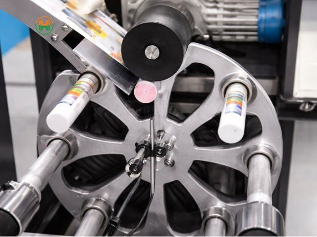 tube labeling machine